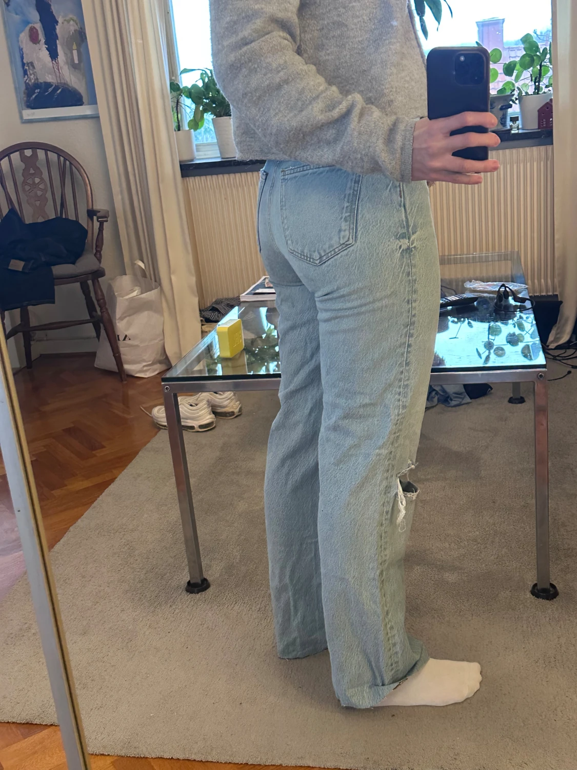 Ljusa ripped jeans från Zara - 1