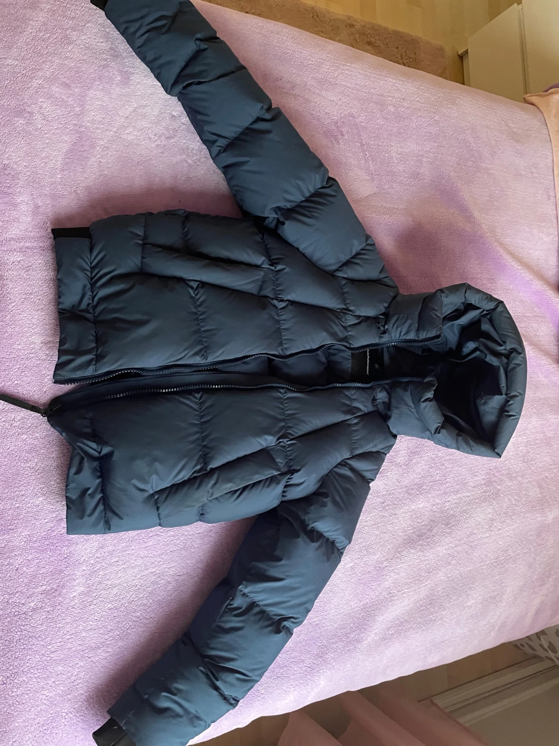 Mörkblå Peak Performance pufferjacka S - 1