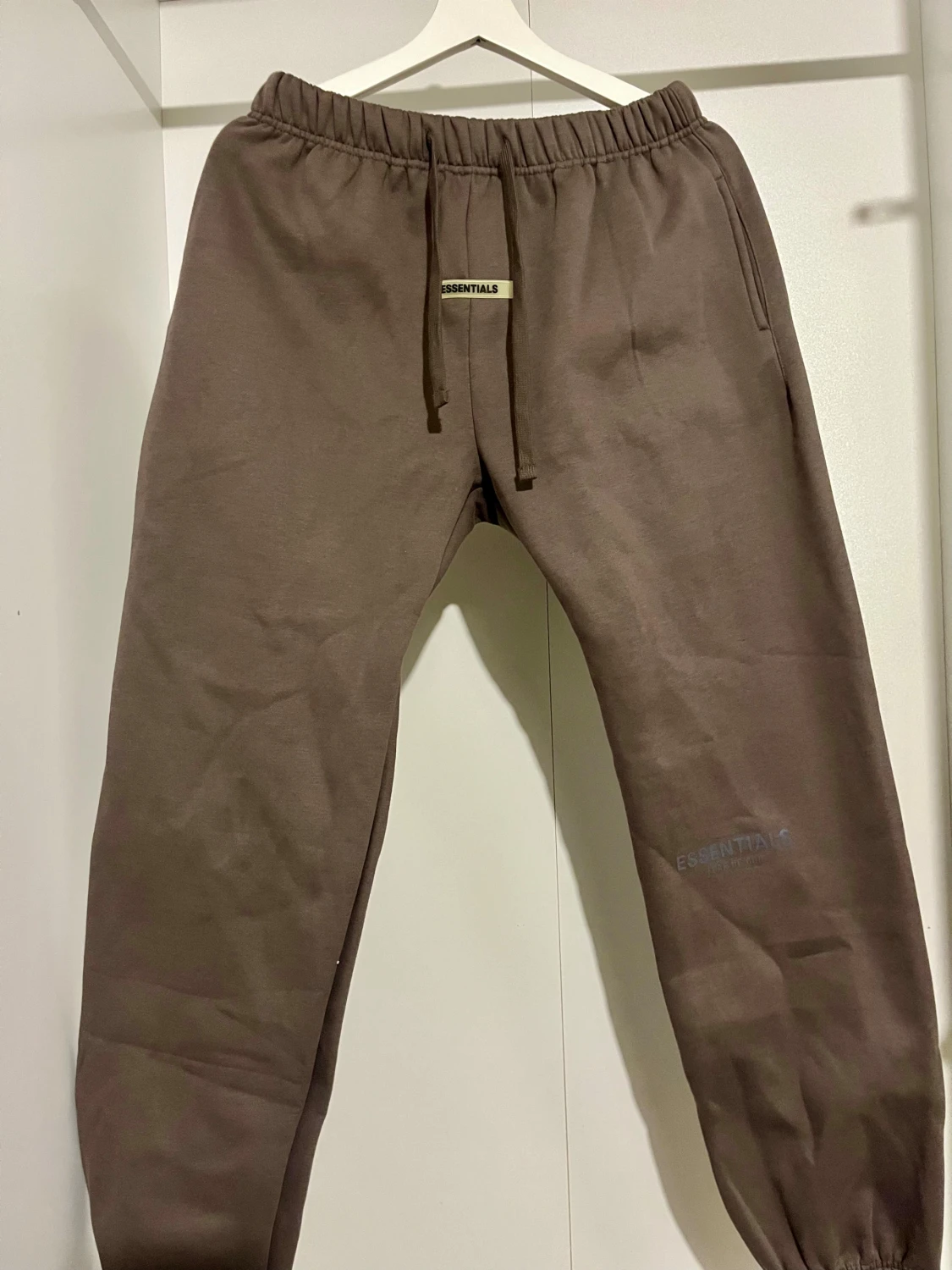 Grå Essentials mjukisbyxor Fear of God