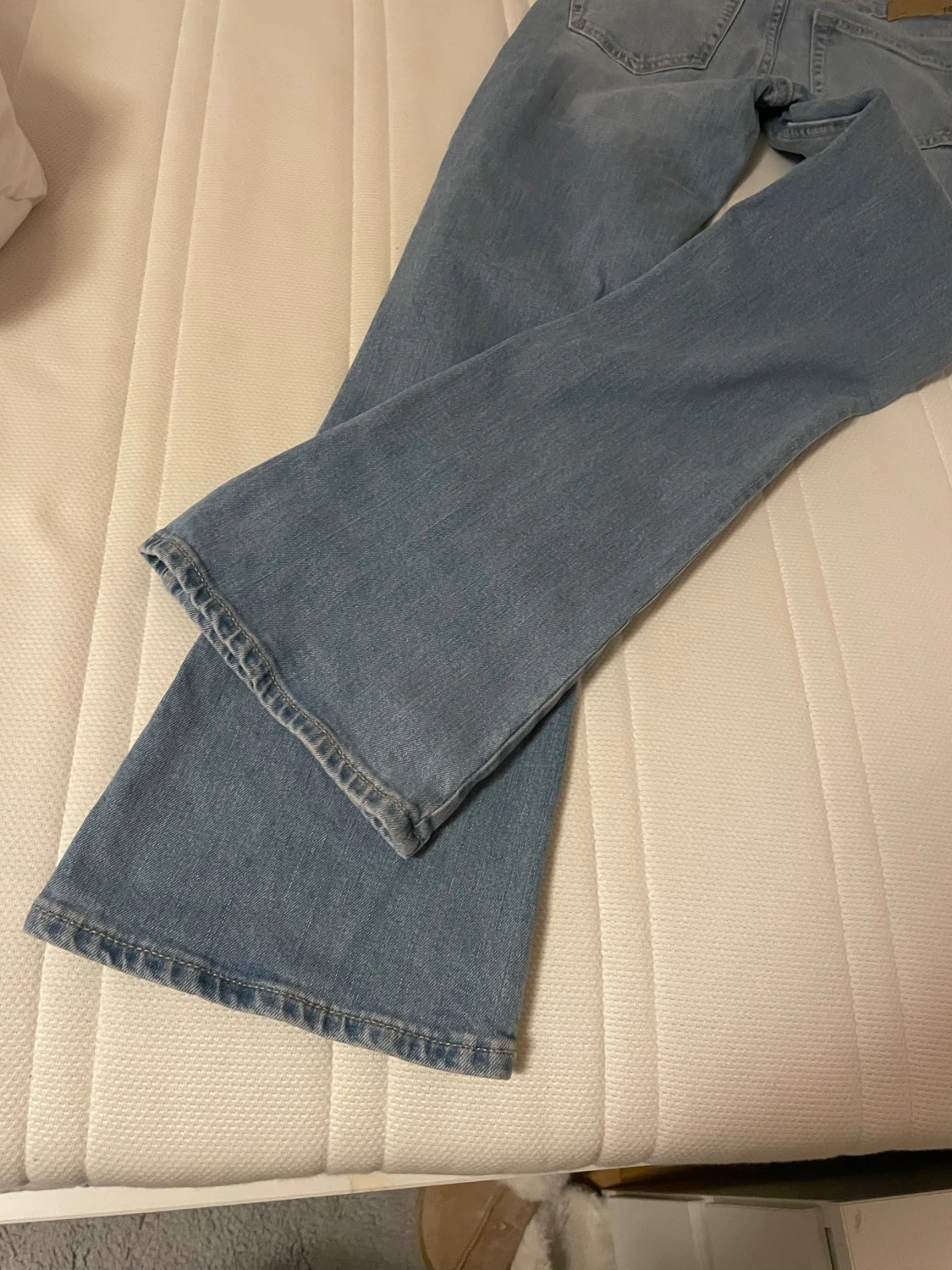 Bootcut ljusblå jeans från 157 - 3