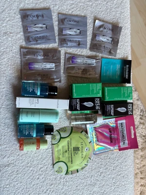 Skönhetskitt  - Beatykitt med en massa blandade skönhetsprodukter. Allting är oanvändt. 💖