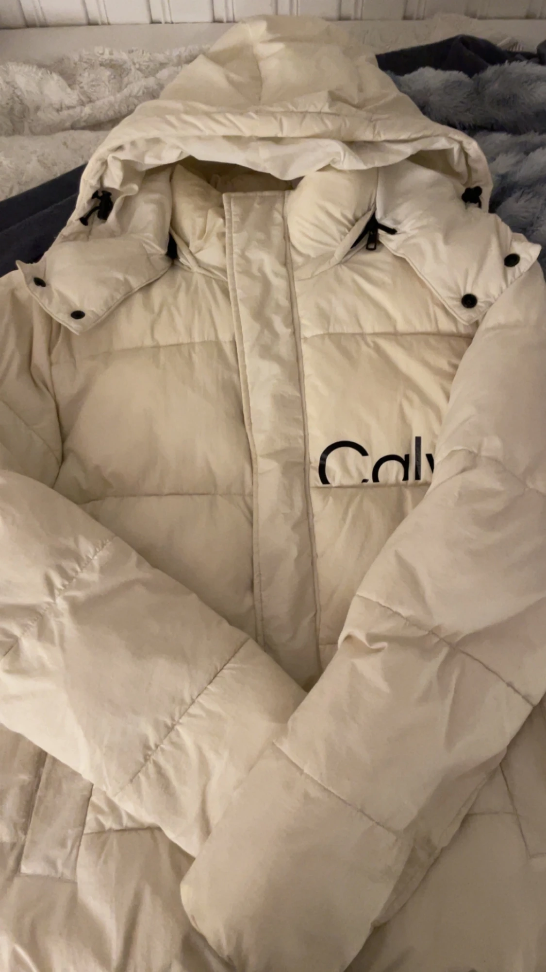 Vit pufferjacka från Calvin Klein - 1