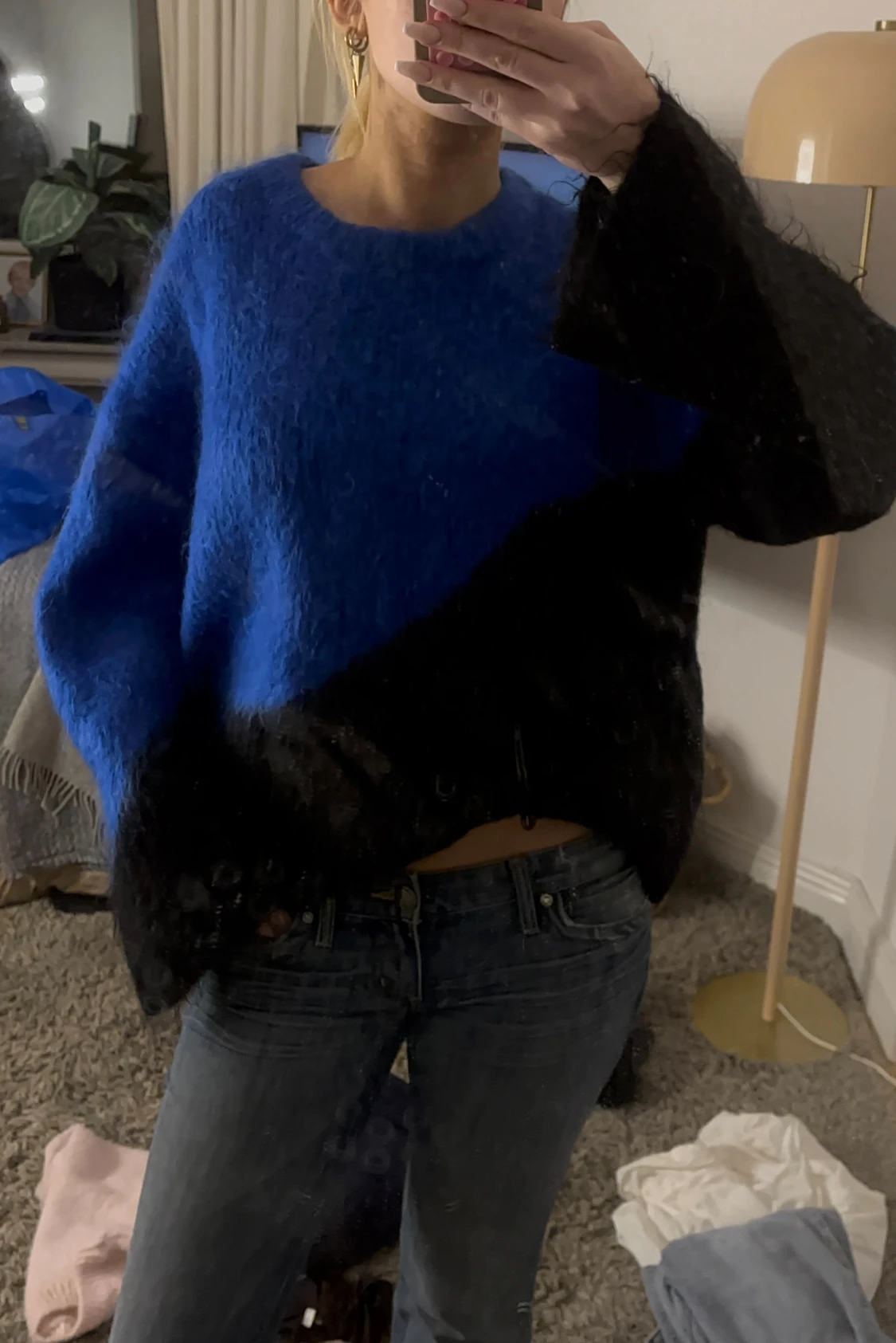 Blå och svart fluffig tröja & Other Stories
