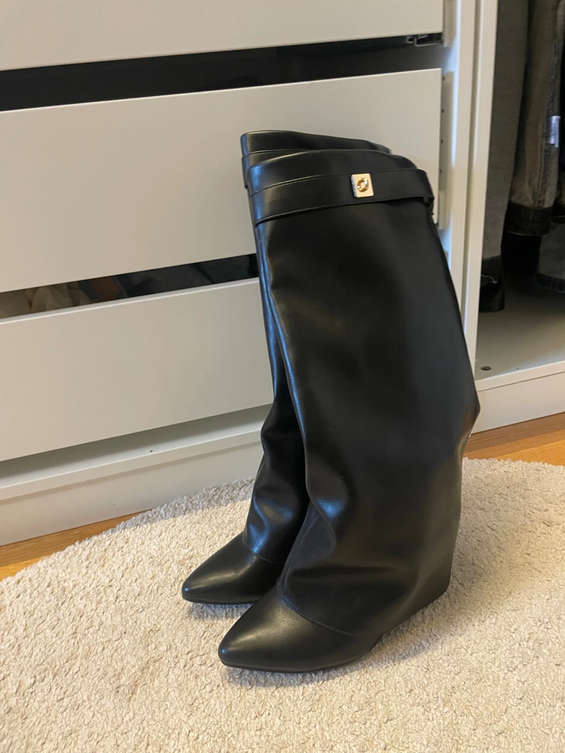 Fold over boots