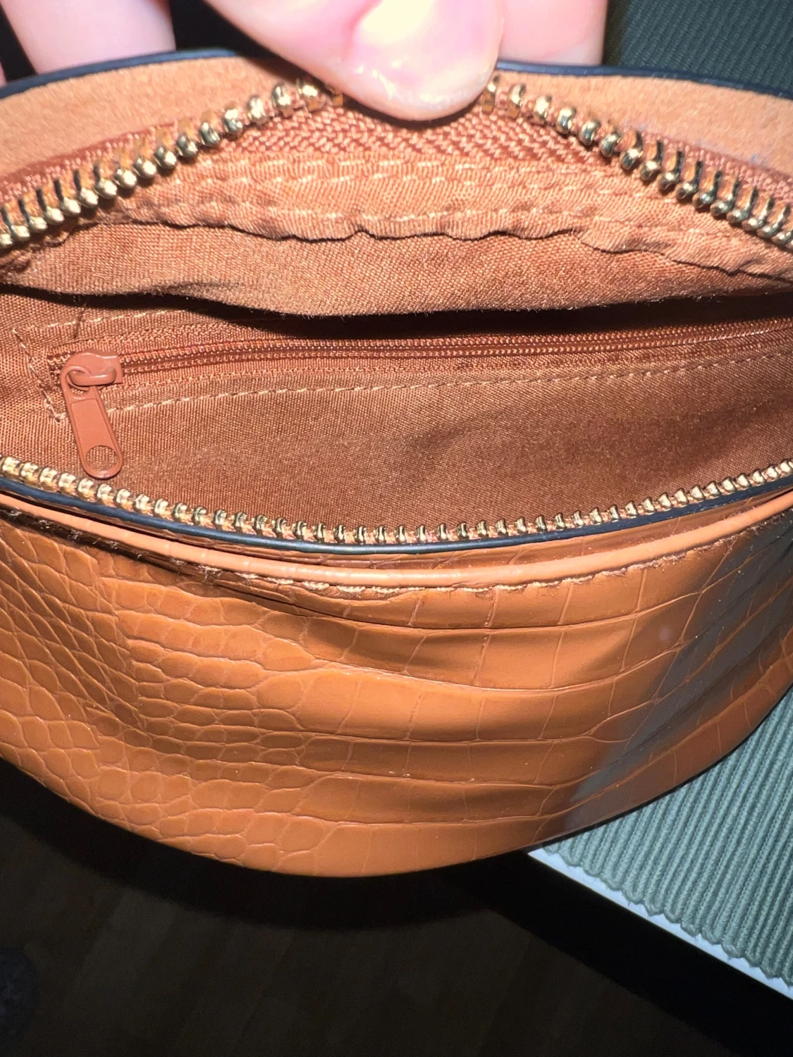 Brun axelväska i croco-imitation - 2