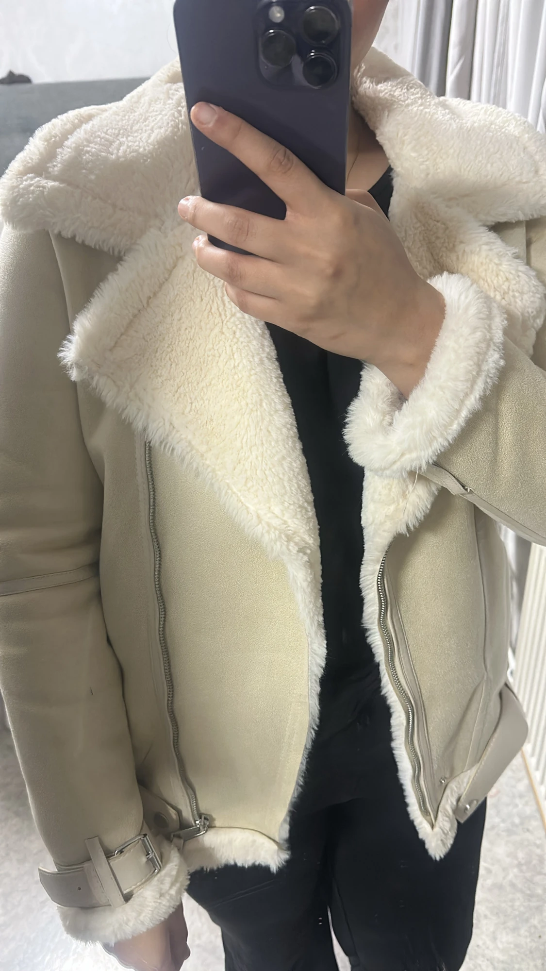 Beige teddyjacka med fuskpäls - 1