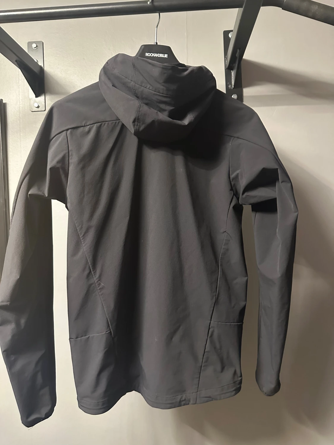 Svart vindjacka från Haglöfs  - 2