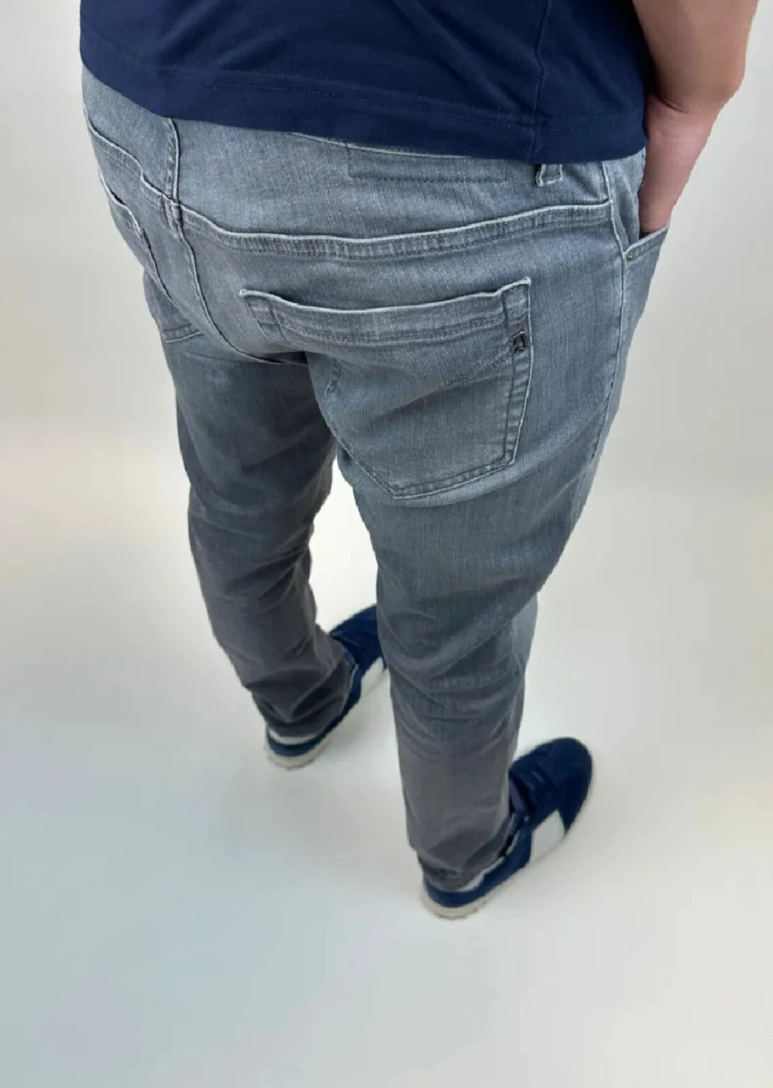 Grå skinny jeans från dondup  - 1