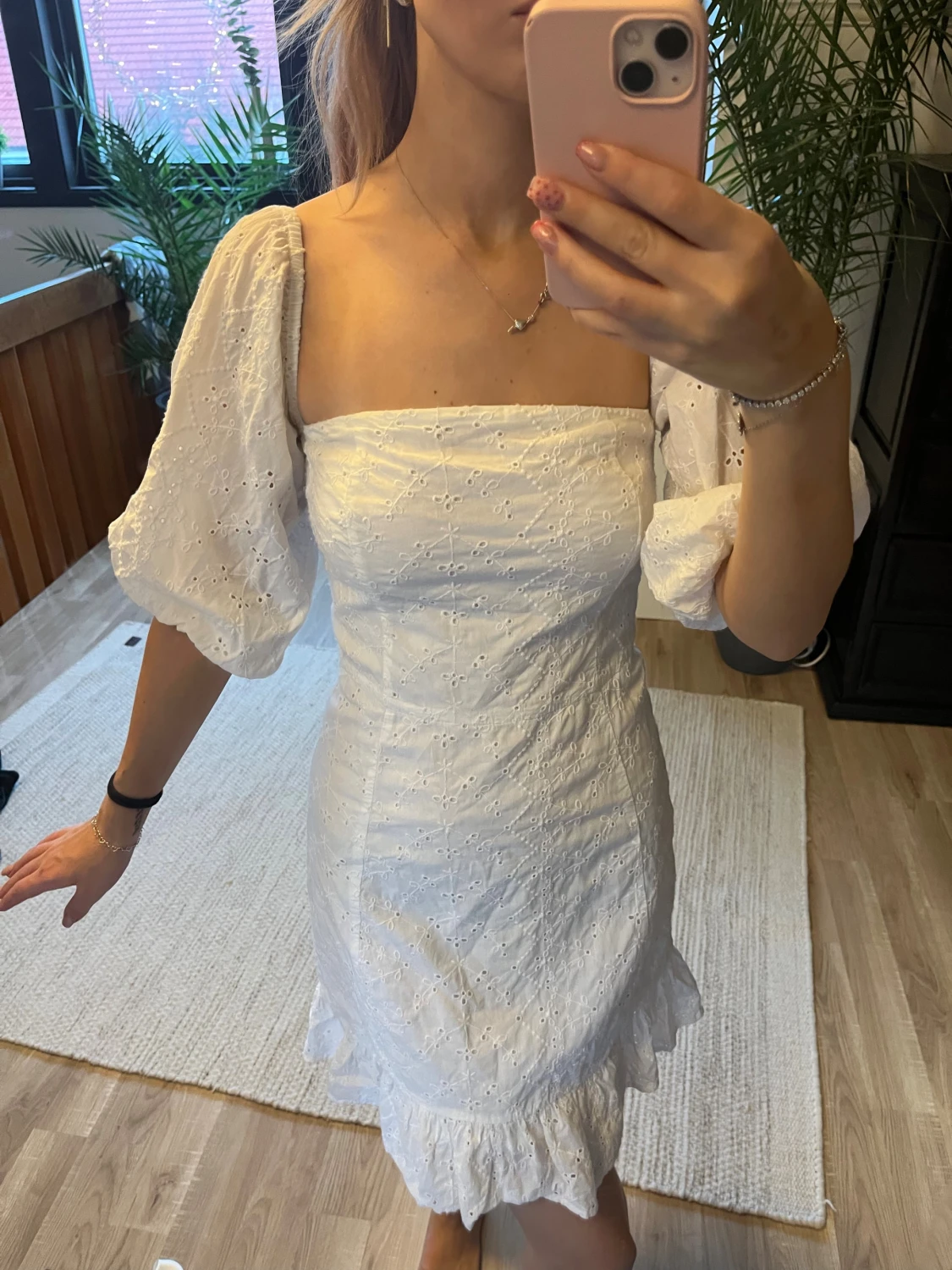 Vit kort klänning från Bik Bok XS