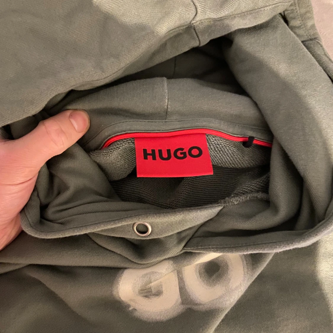 Grön hoodie från HUGO med tryck - 1