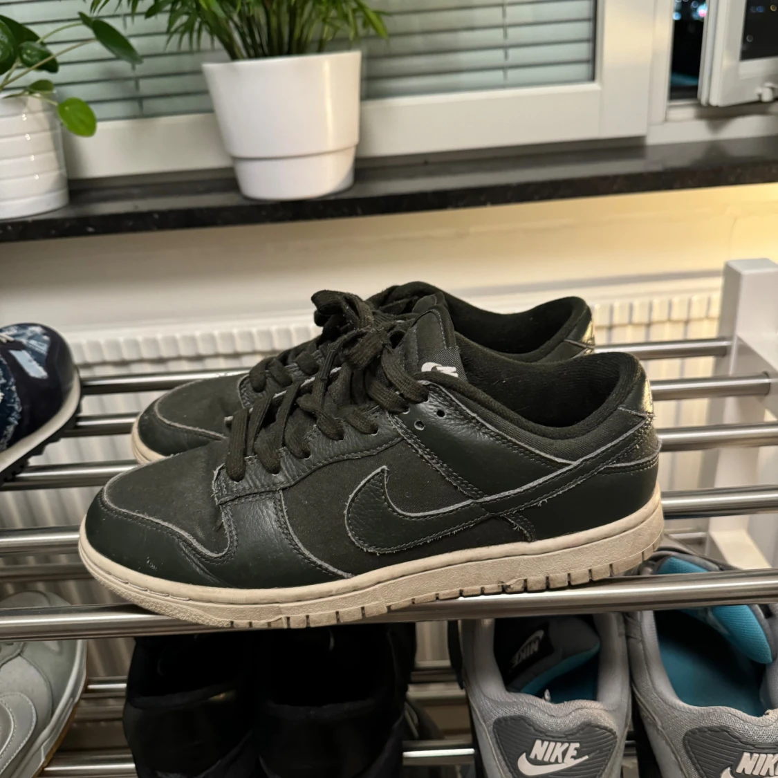 Mörk gröna Nike Dunk sneakers - 1