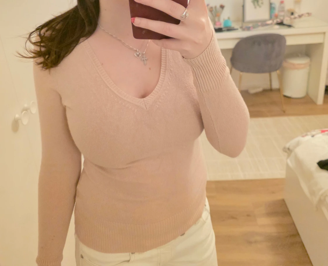 Ljus rosa v-ringad tröja från H&M