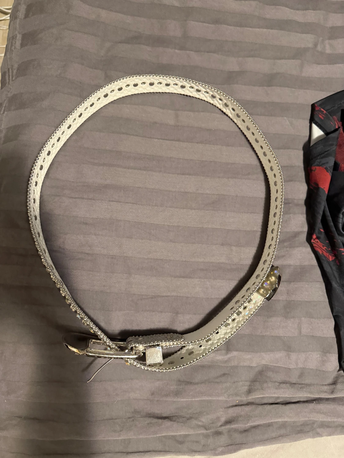 Glittrigt silverbälte med strass - 1