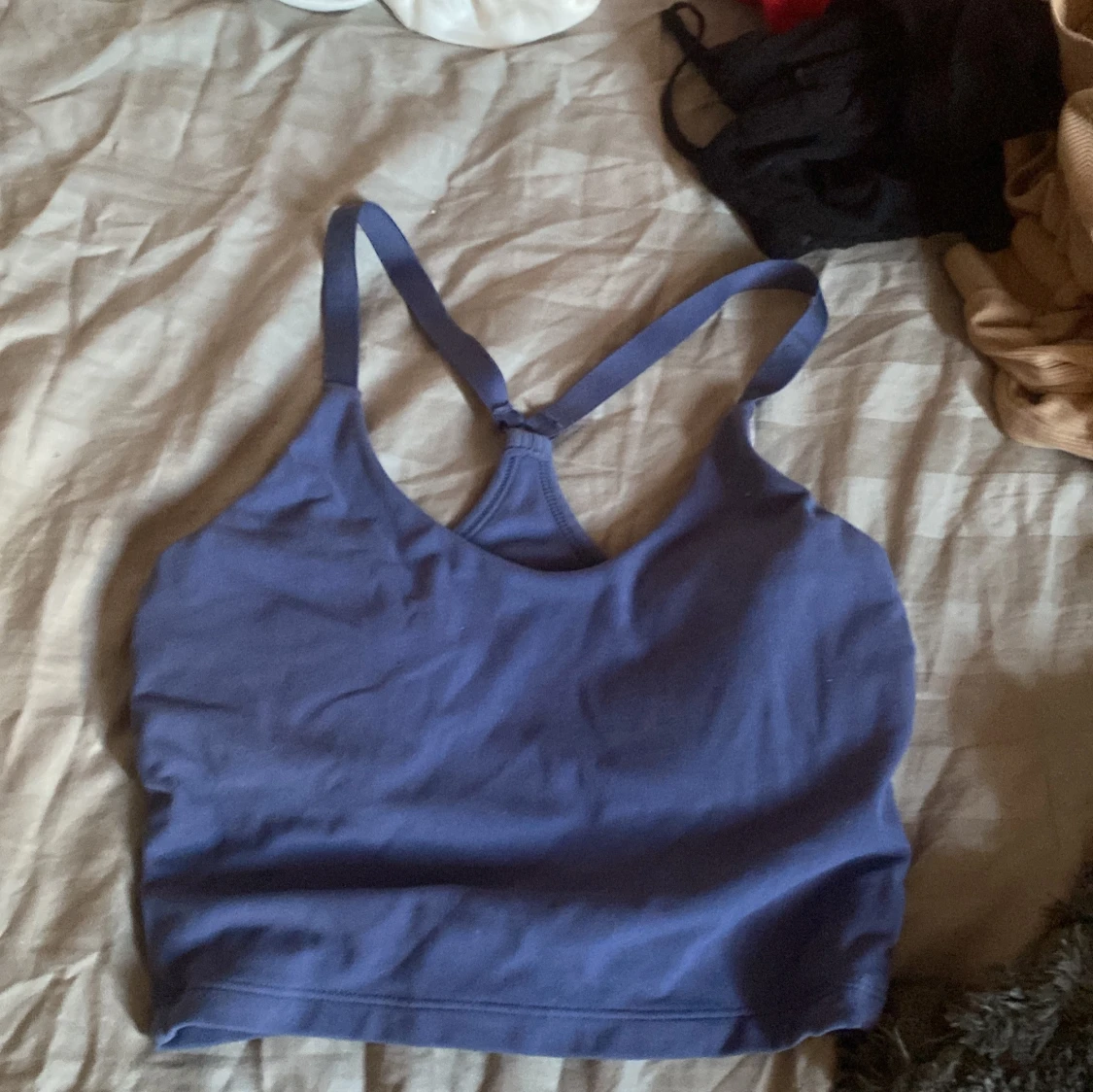 Ljuslila och blå linnetopp med mesh