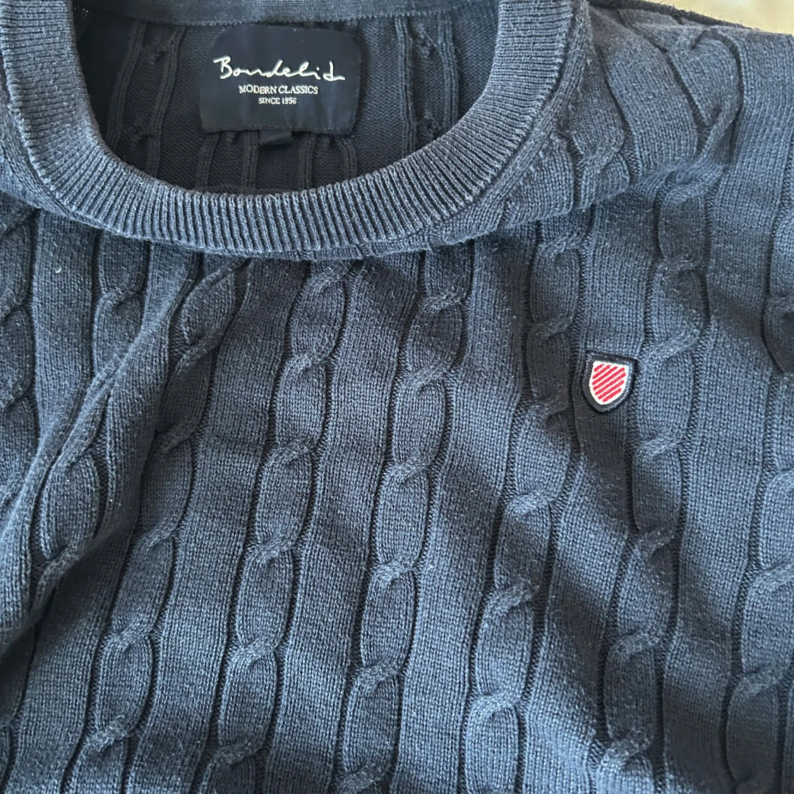 Bondelid kabelstickad tröja - 1