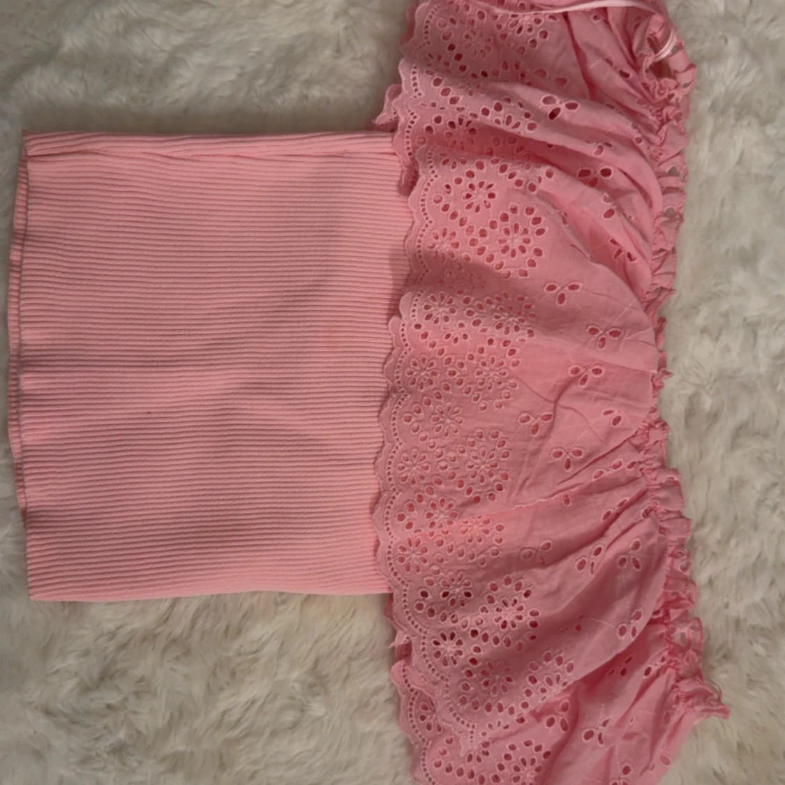 Rosa offshoulder topp med volang - 2