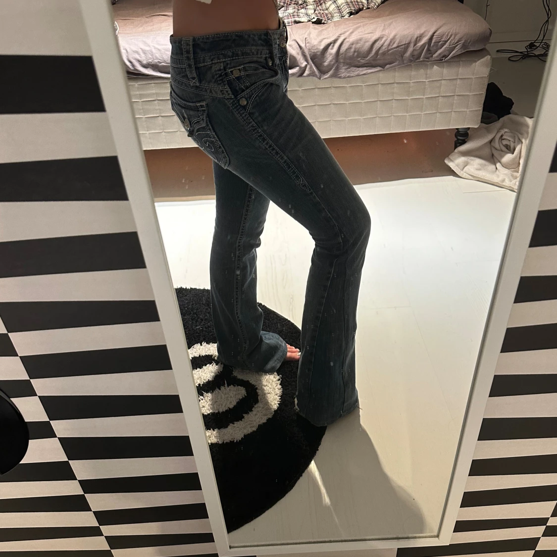 Mörkblåa bootcut jeans från Rock Revival - 2