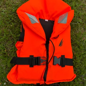 Flytväst - Flytväst oanvänd.