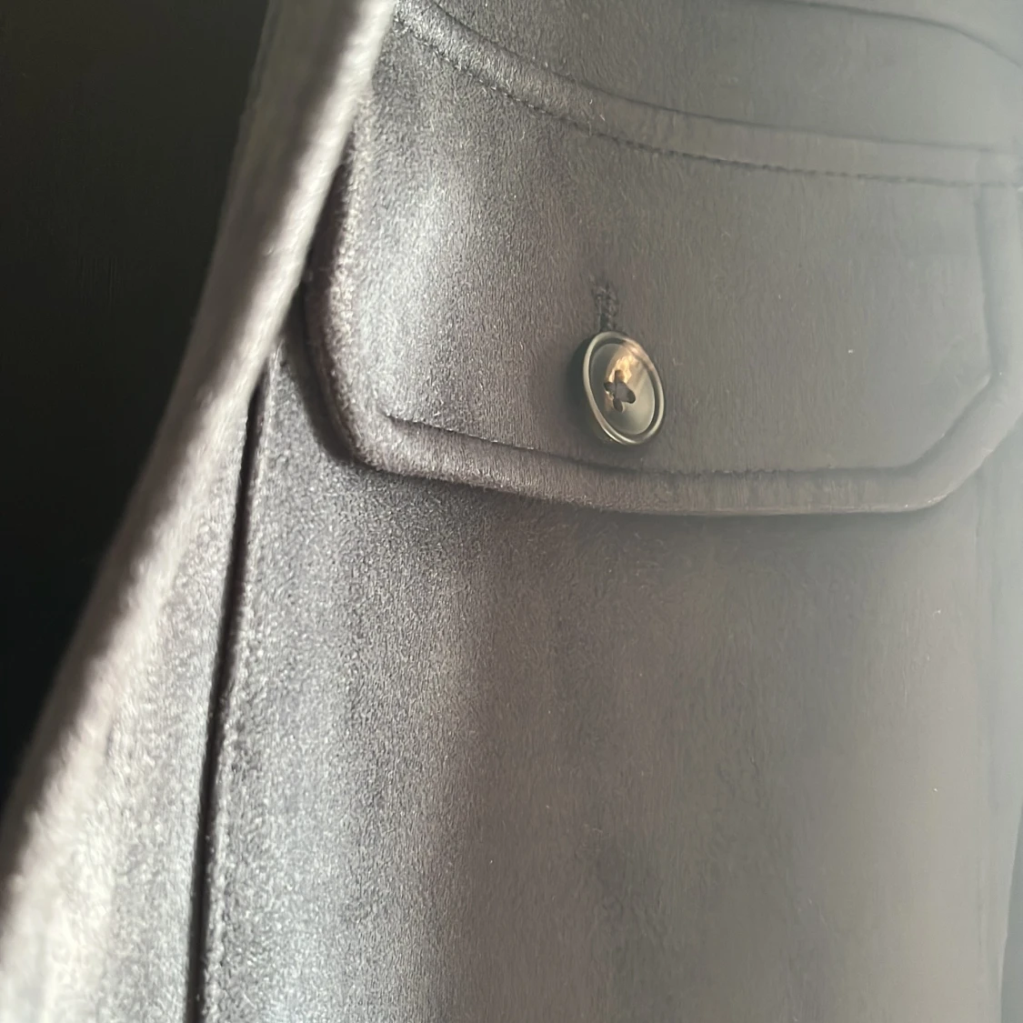 Mörk blå jacka från Zara i mocka-look - 4