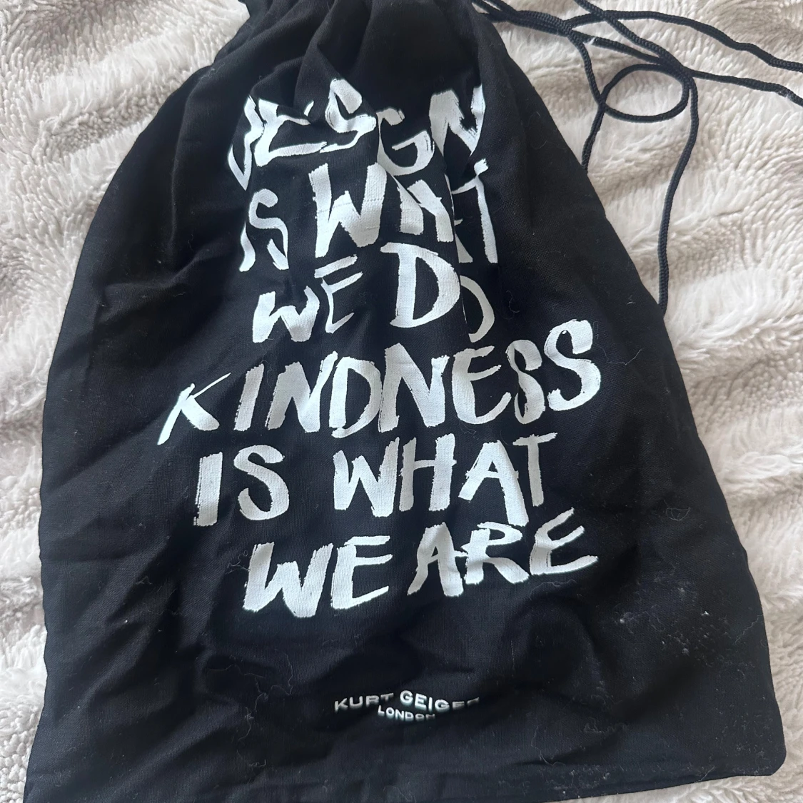 Svart quiltad axelväska Kurt Geiger - 4