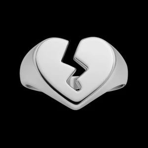 Broken heart ring silver -  GRATIS GÅVA MED VARGE ORDER!! Köp en bundle!!! Supertrendig stockholmsstil tjejer, ring guld. Gjord av stål, jag svarar och skickar alltid snabbt!