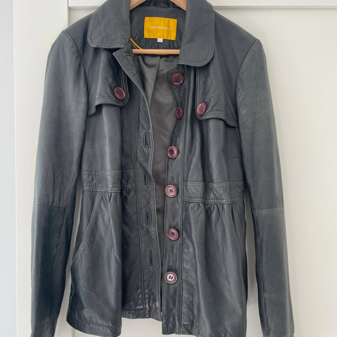 Svart skinnjacka från 365 Sunshine