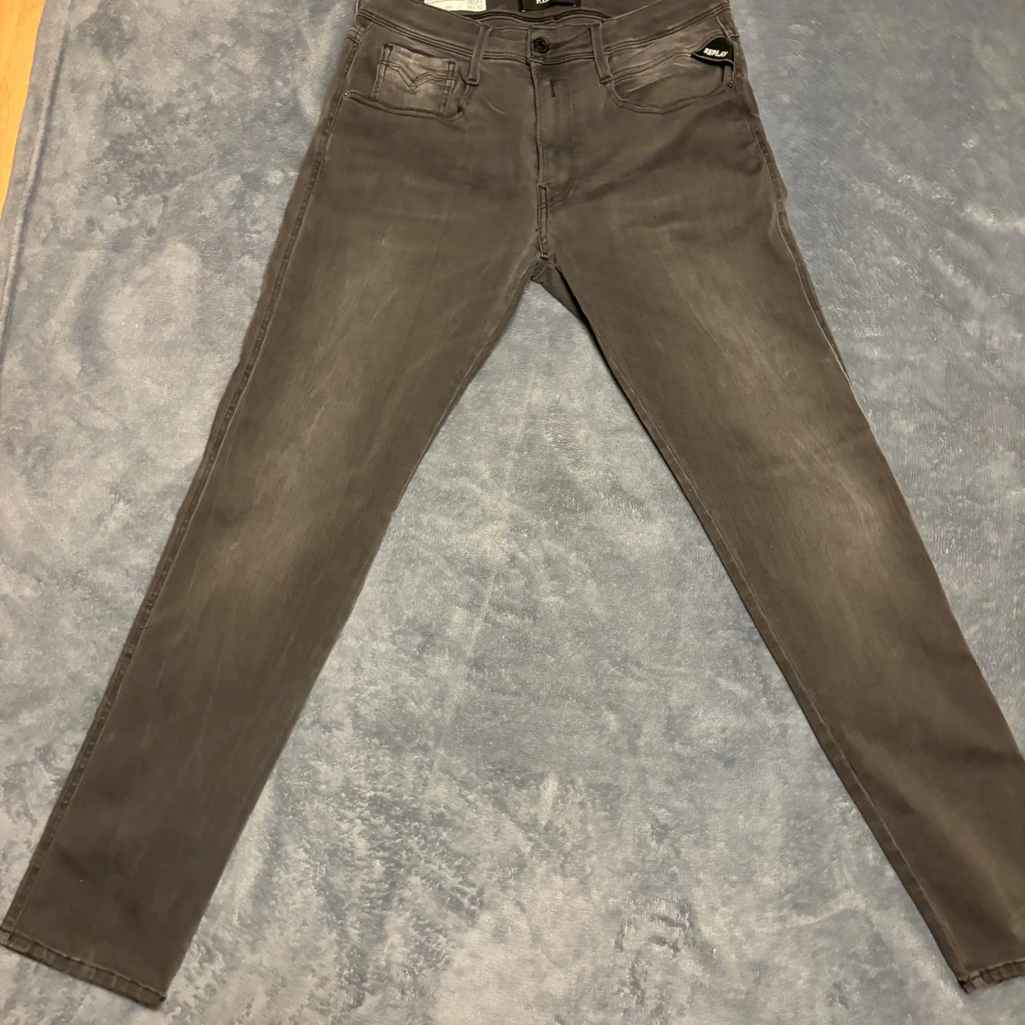 Gråa Replay Jeans Anbass
