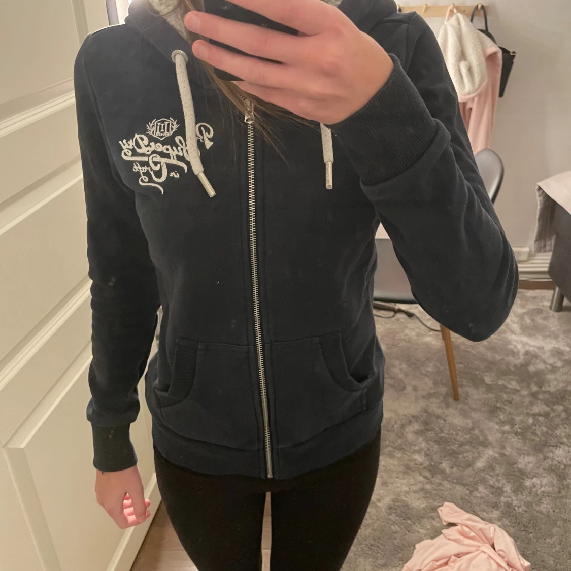 Svart Superdry hoodie med teddyfoder