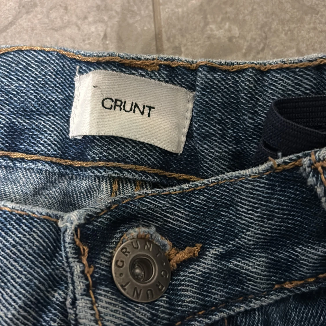 Blå jeans från Grunt med rak passform - 3