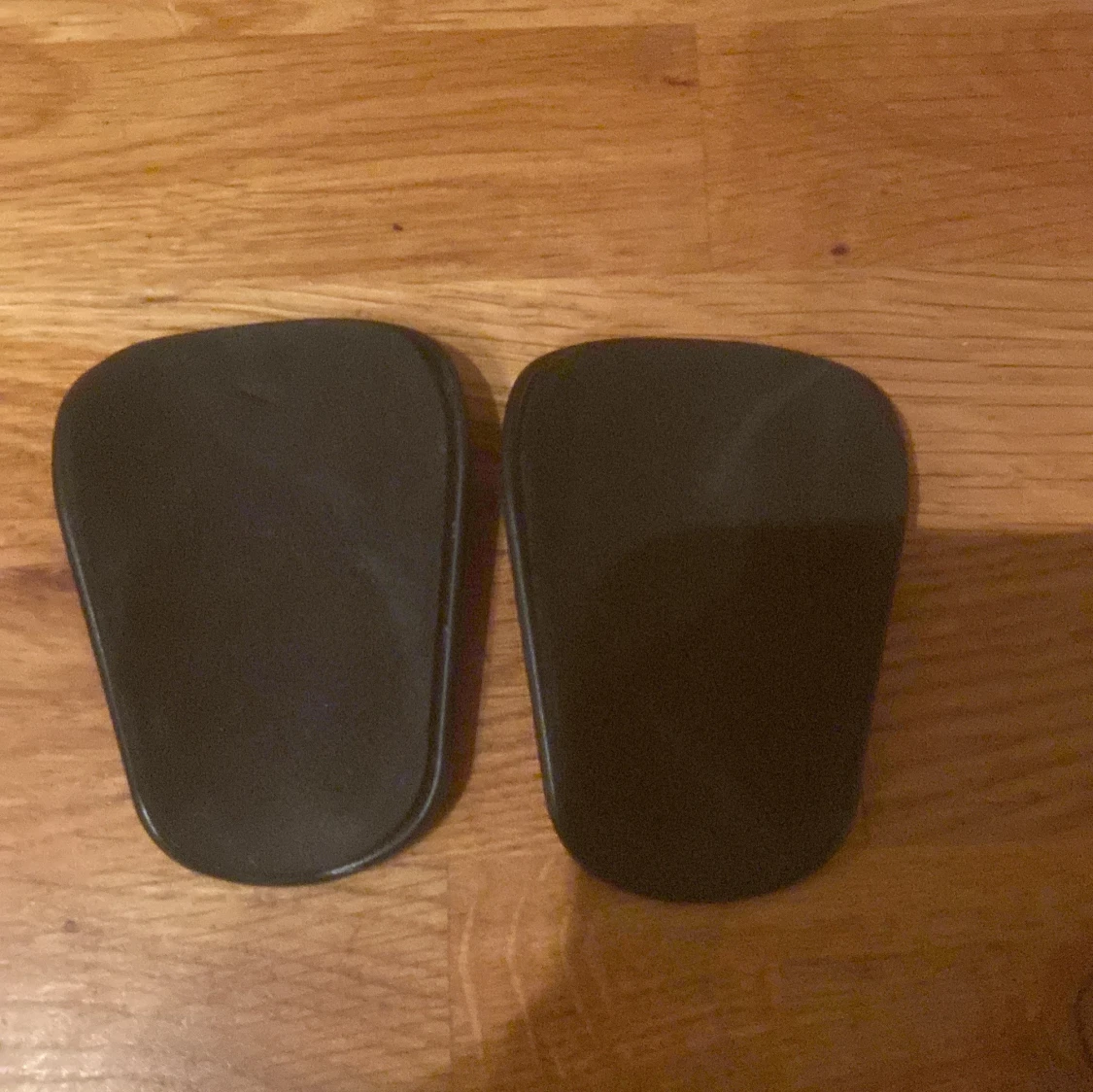 Shinpads med nummer 10, röd/blå - 1
