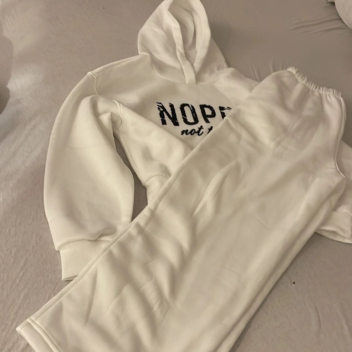 Nytt set hoddies och byxa - 1