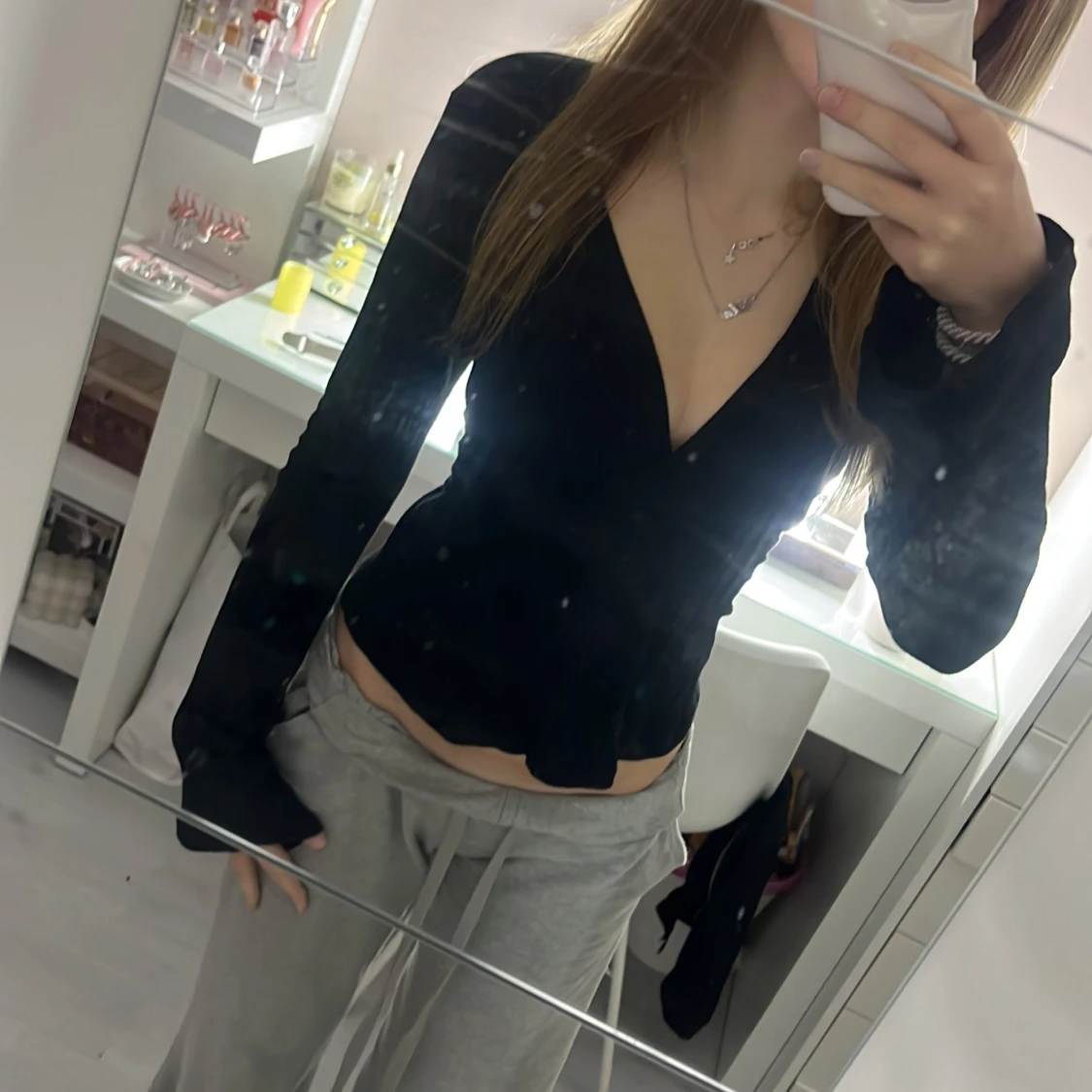 Svart omlottopp med knytband