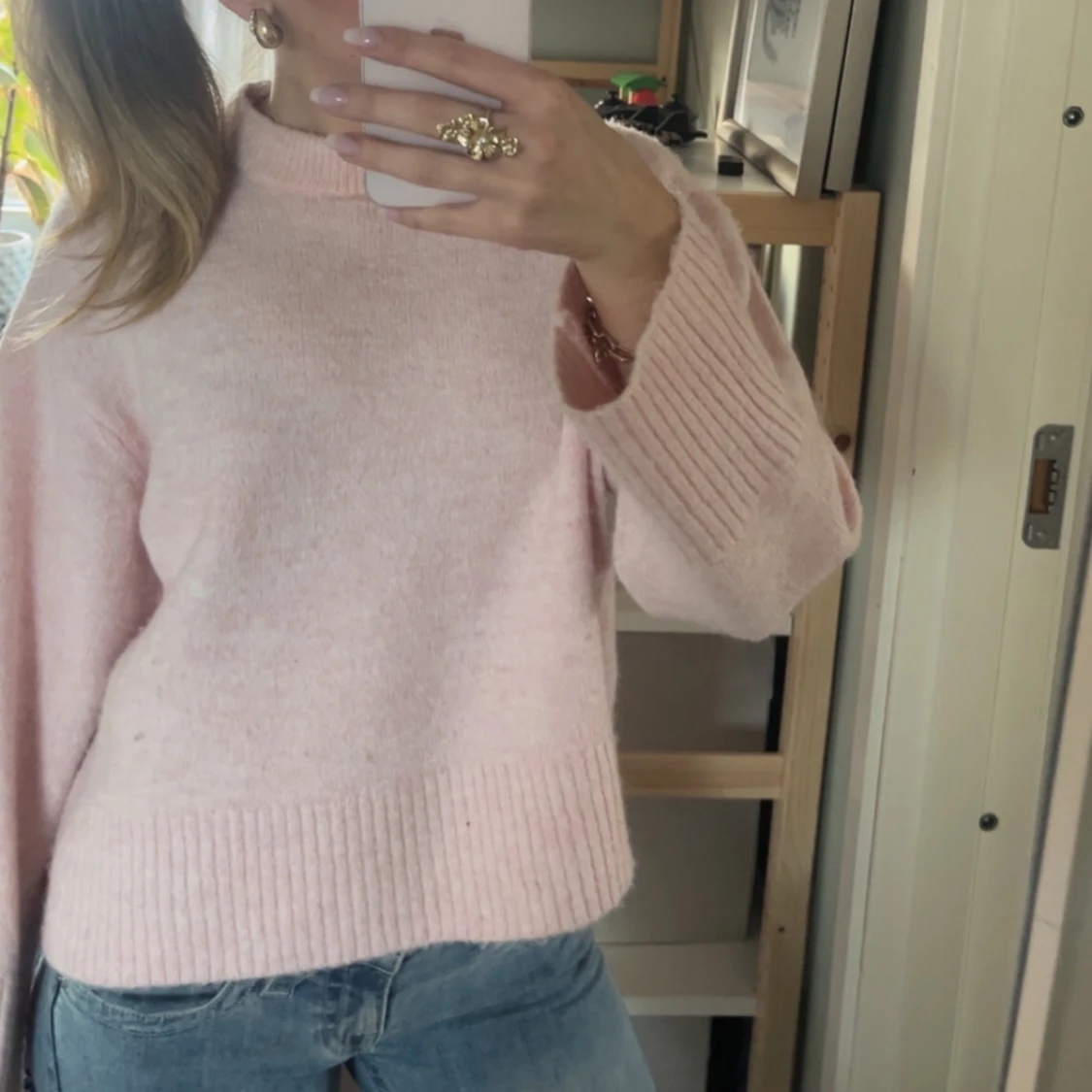 Ljusrosa stickad tröja med breda ärmar - 1