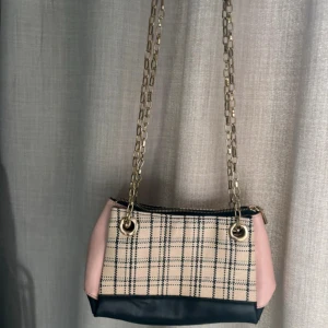 Y2k väska - Y2k väska i mycket bra skick💗