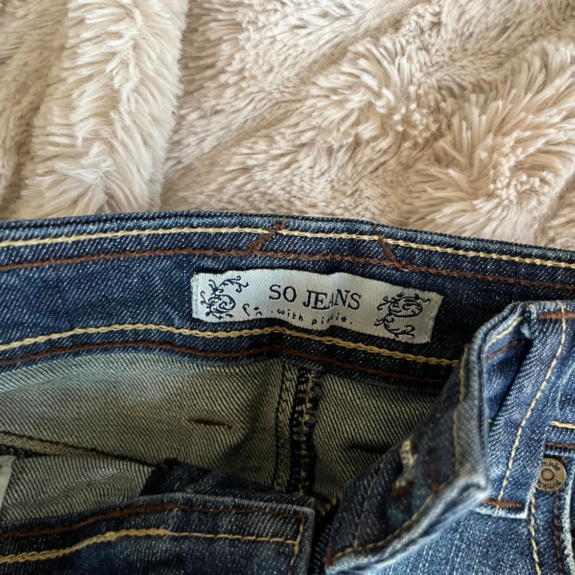 lågmidjad kort jeans kjol - 2