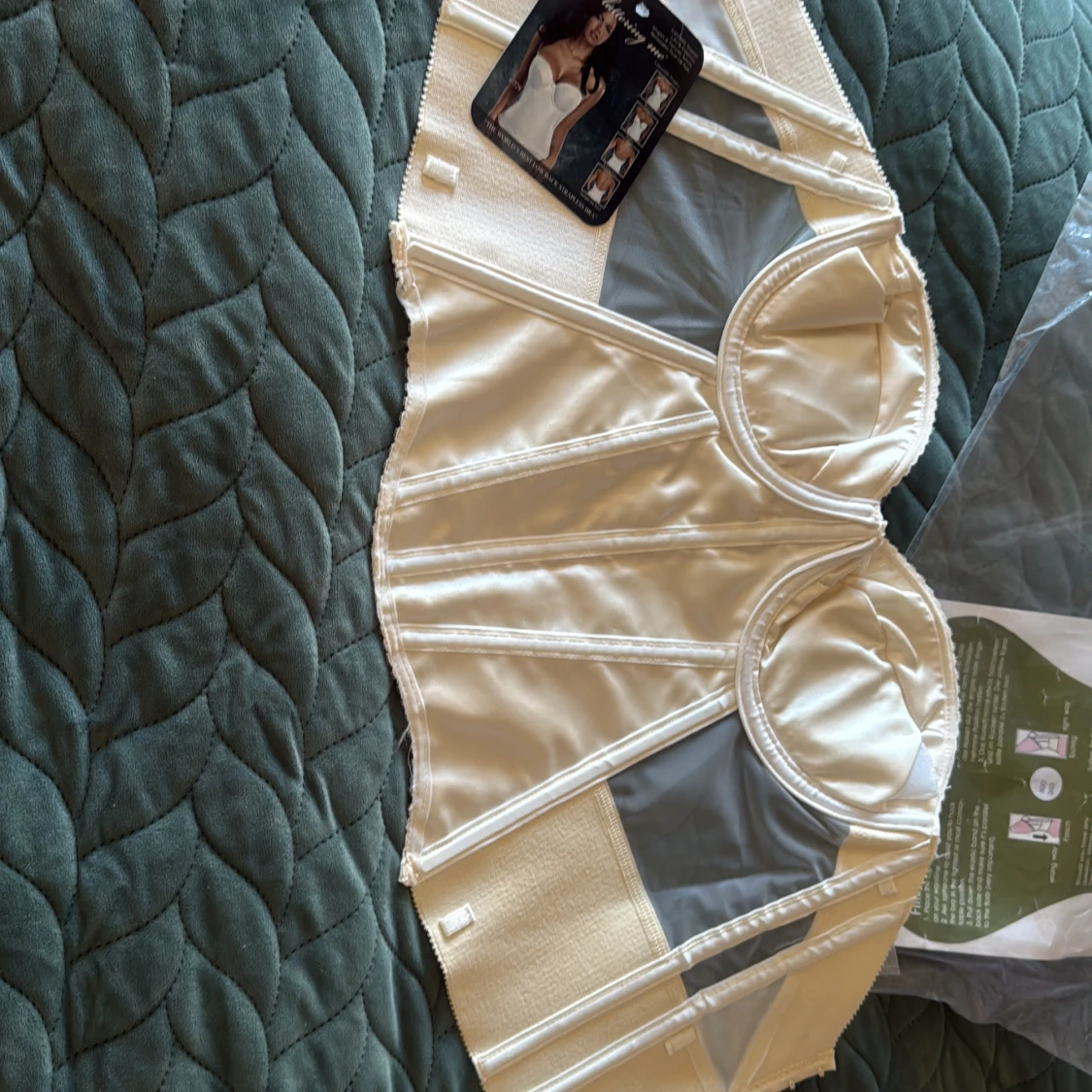 Ivory korsett med mesh och satin - 3