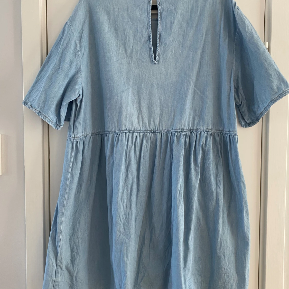 Ljusblå kort klänning från H&M Divided - 1