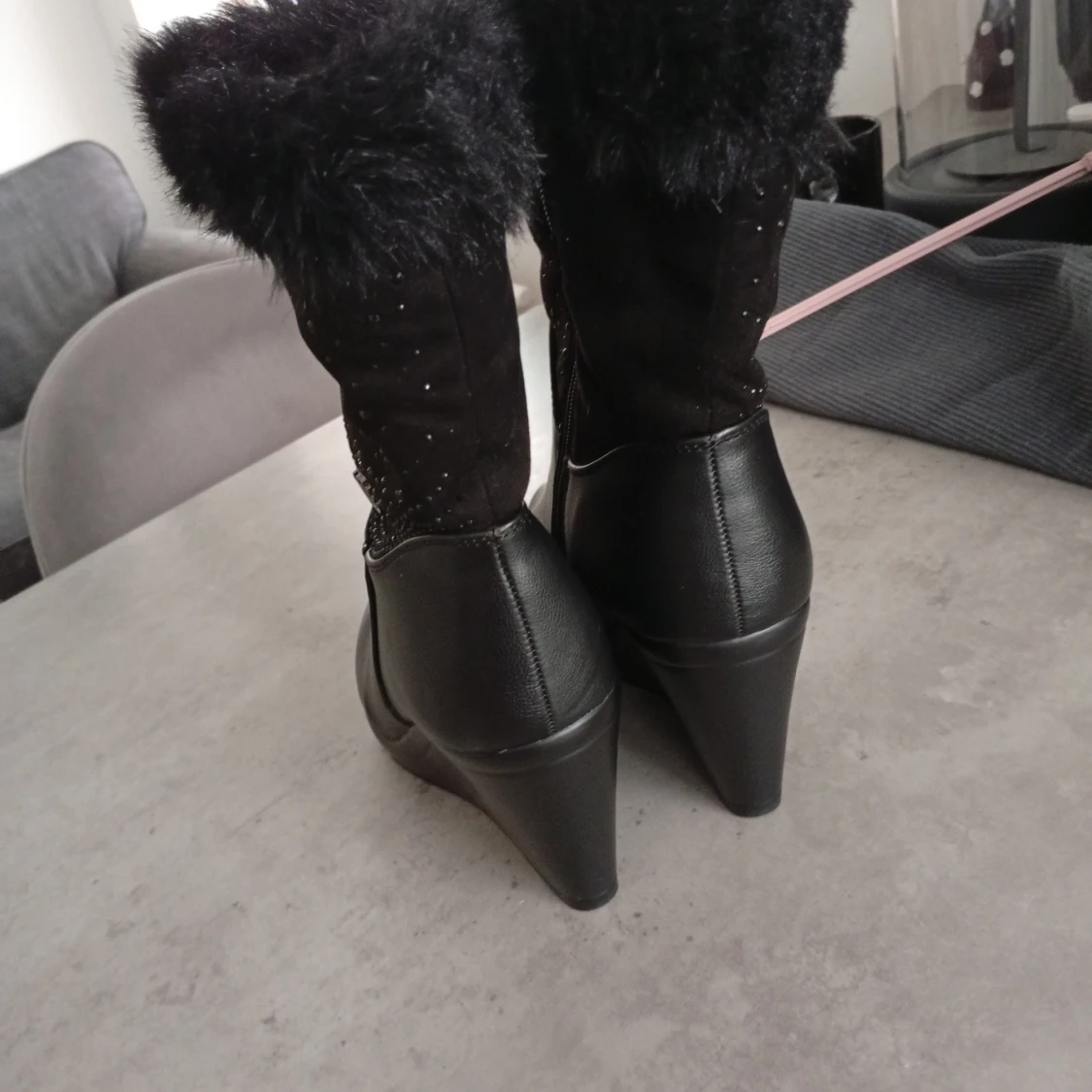 Svarta boots med päls och klack - 1