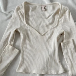 Sweetheart nelly topp - Jättefin, passar XS. Vitbeige