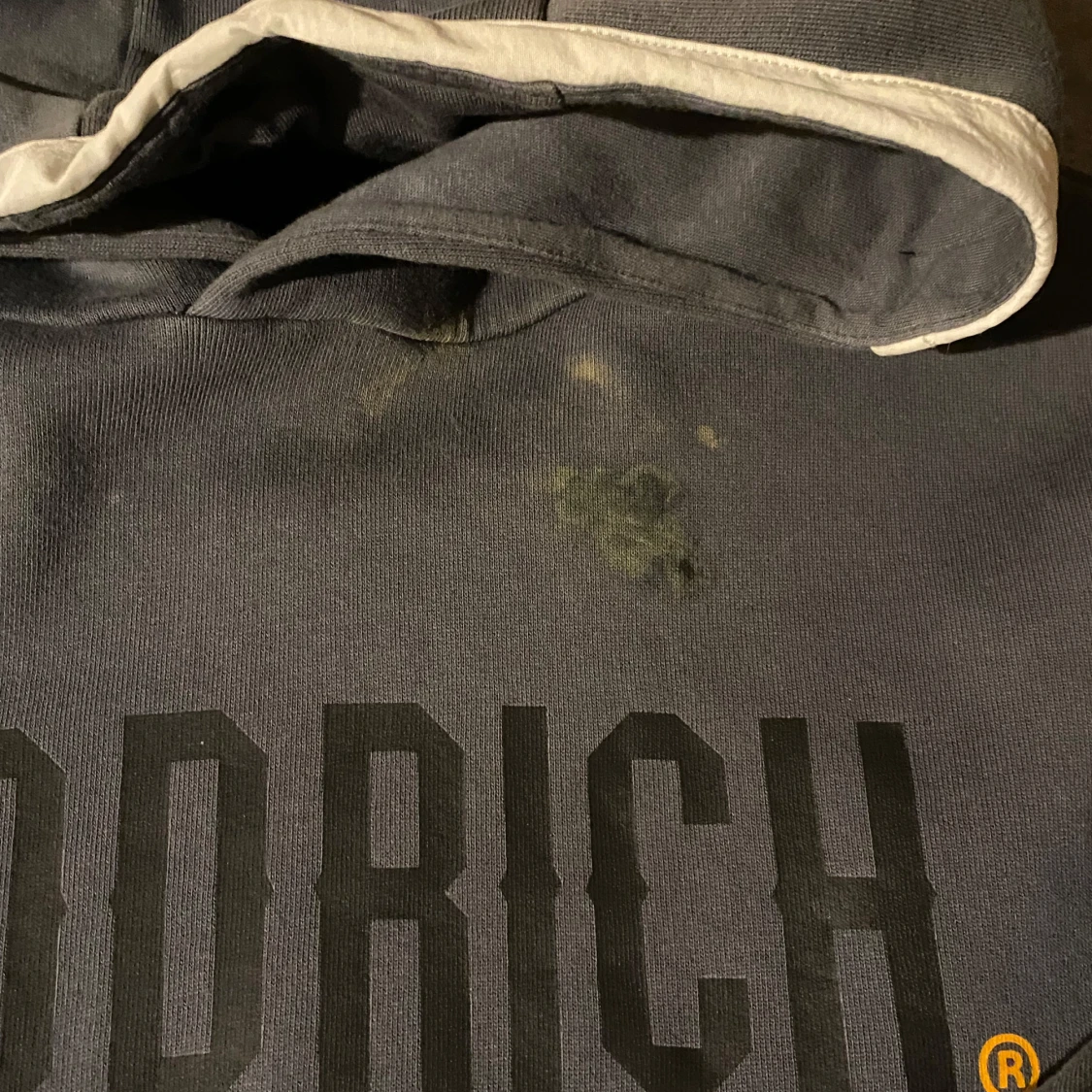 Grå och vit HOODRICH hoodie med dragkedja - 1