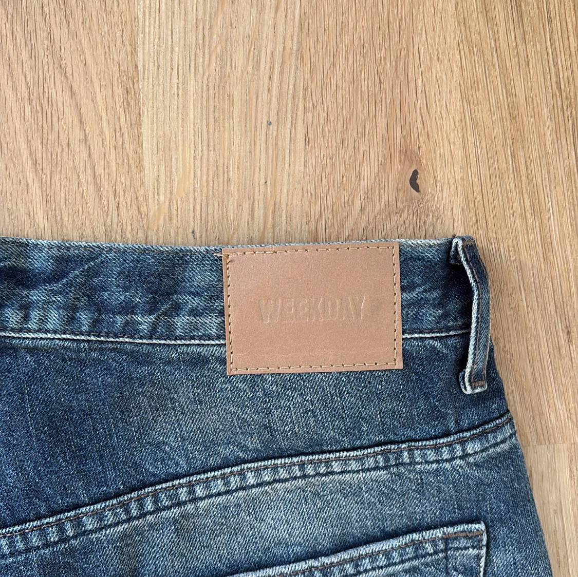 Blå wide jeans från Weekday - 3