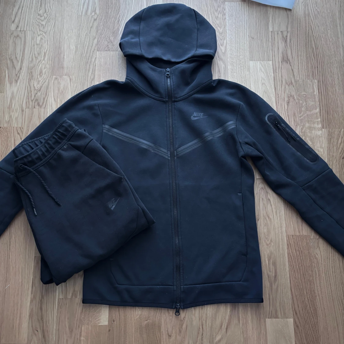 Svart Nike Tech set XS/S