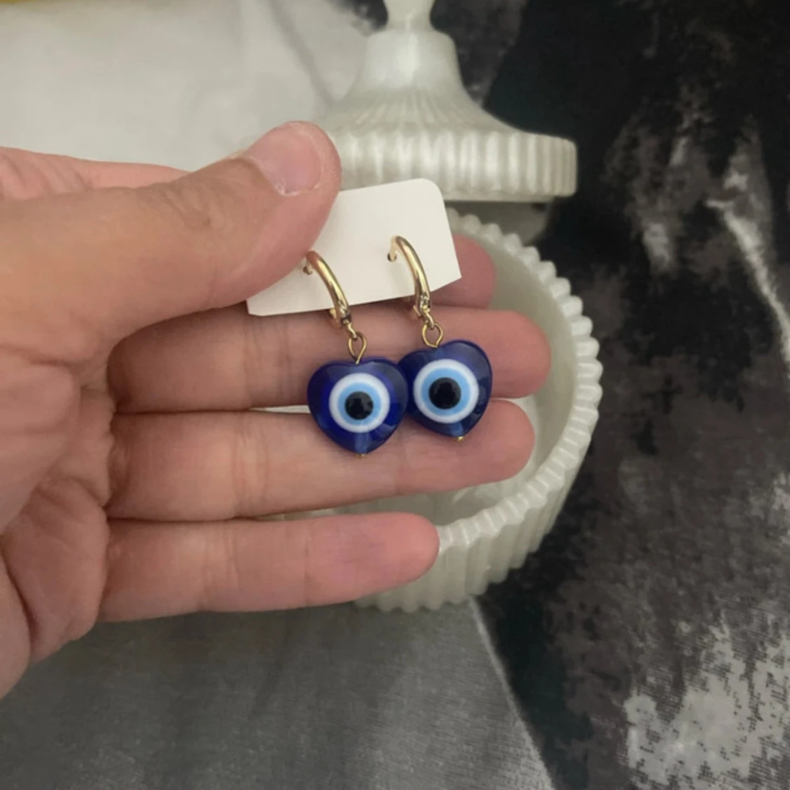 Blå evil eye örhängen med hjärtan/ 18 k guldpläterade hoops - 2