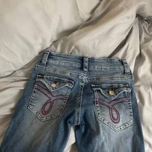 chunky low flare jeans - Säljer dessa jätte snygga jeans från gina young i storlek 164, passar mig jätte bra som är 167! Nypris 360kr!! Säljer dem då jag vill ha ett annat par och har knappt använt dom! ❤️‍🔥💗