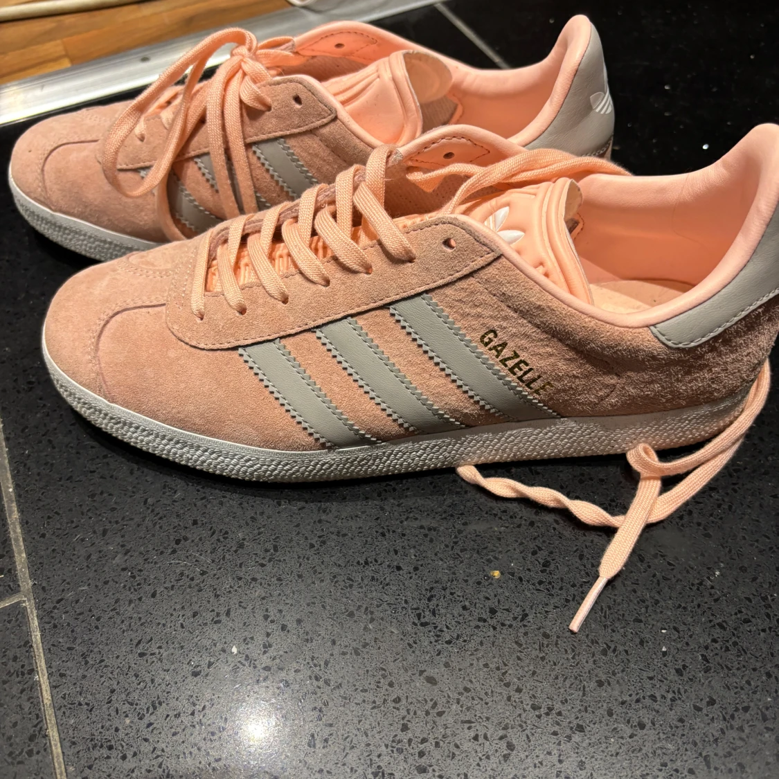 Adidas Gazelle i ljusrosa mocka - 2