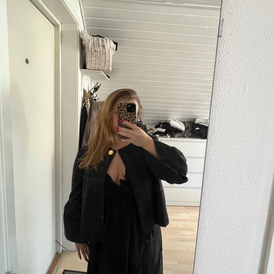 Svart rutig overshirt med guldknapp - 2