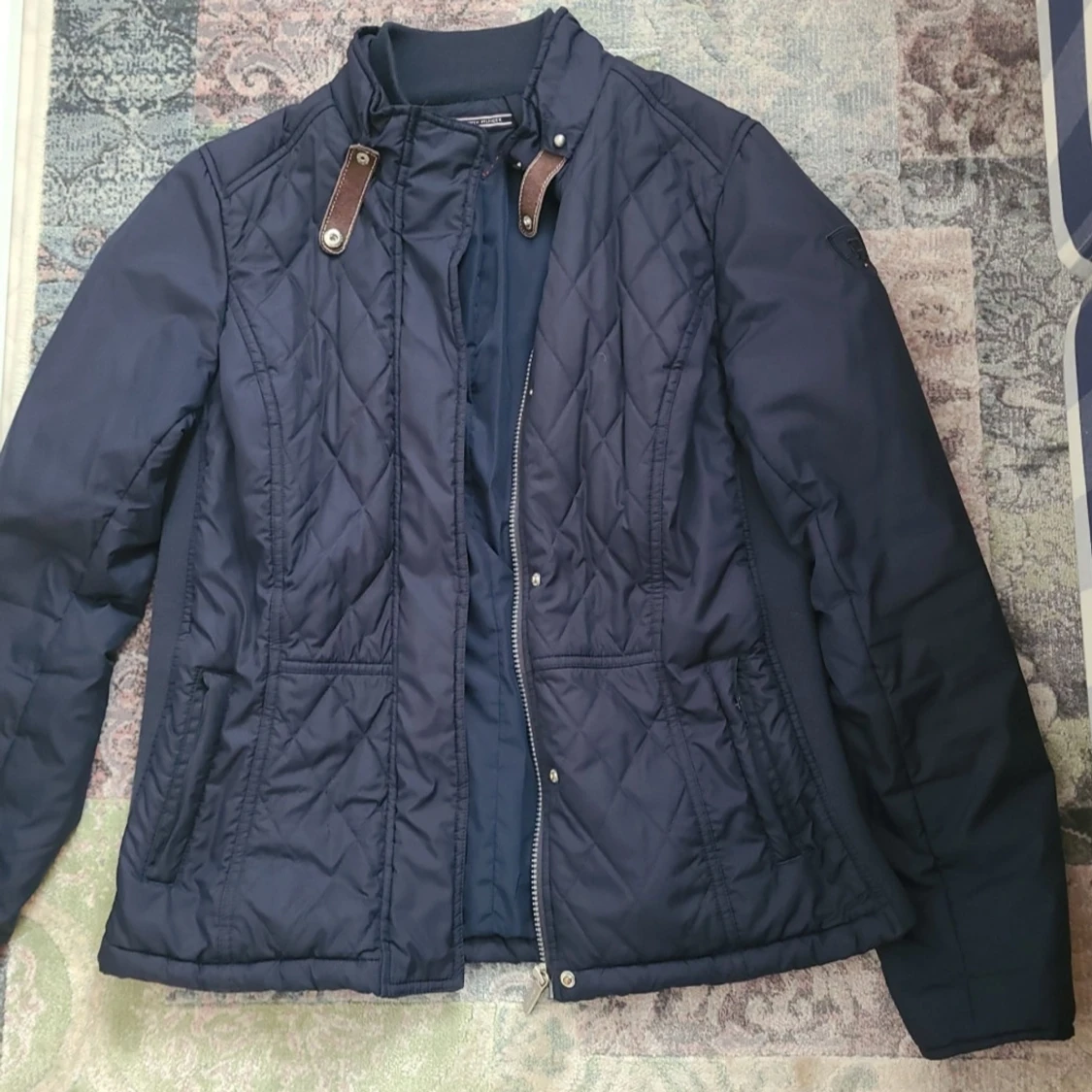 Mörkblå quiltad jacka Tommy Hilfiger