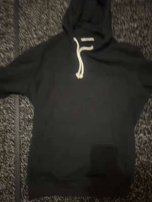 Pier one hoodie - Haft på mig en gång och har haft den i en vecka 
