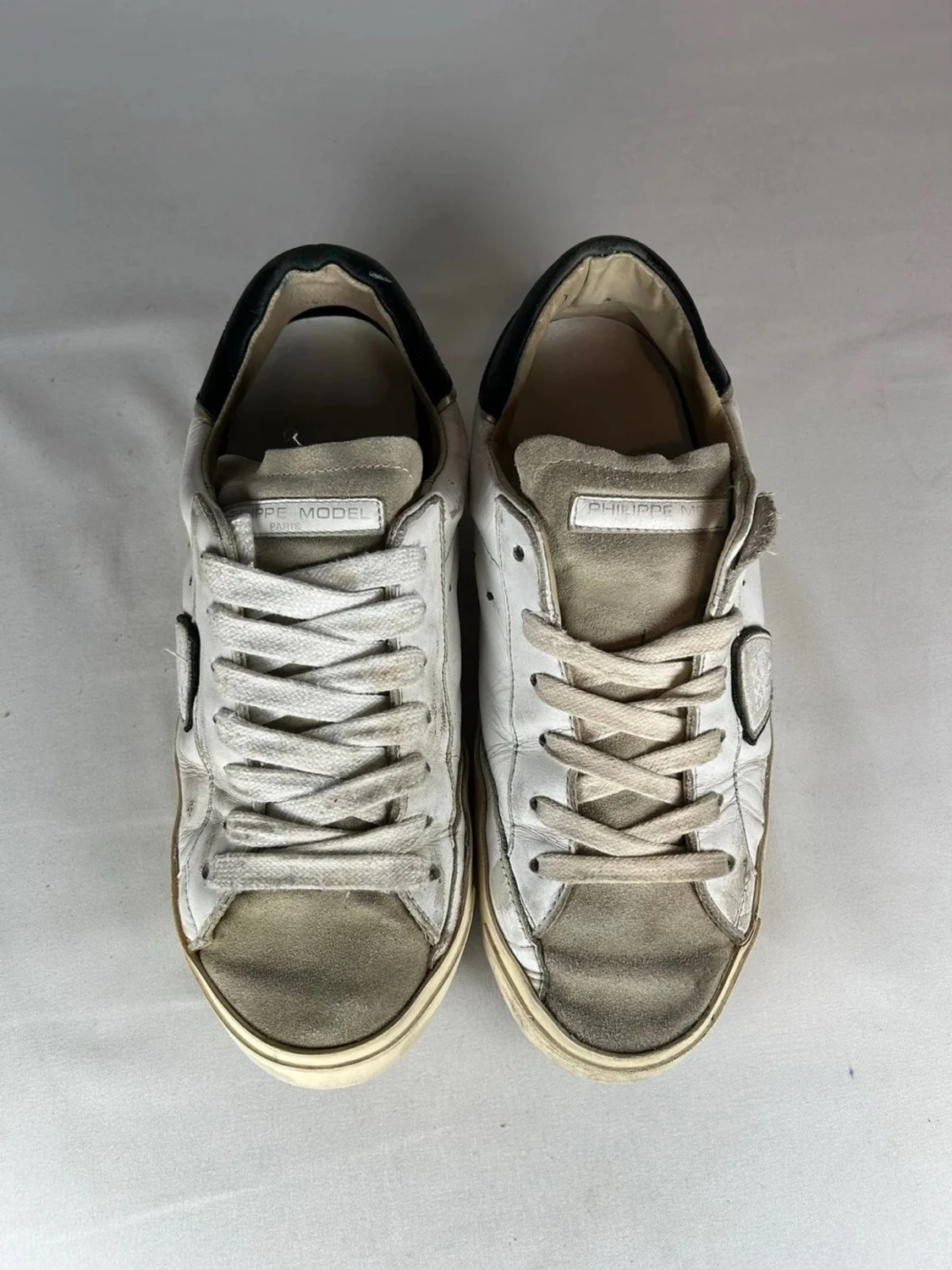 Philippe Model vita sneakers med svart detalj - 2