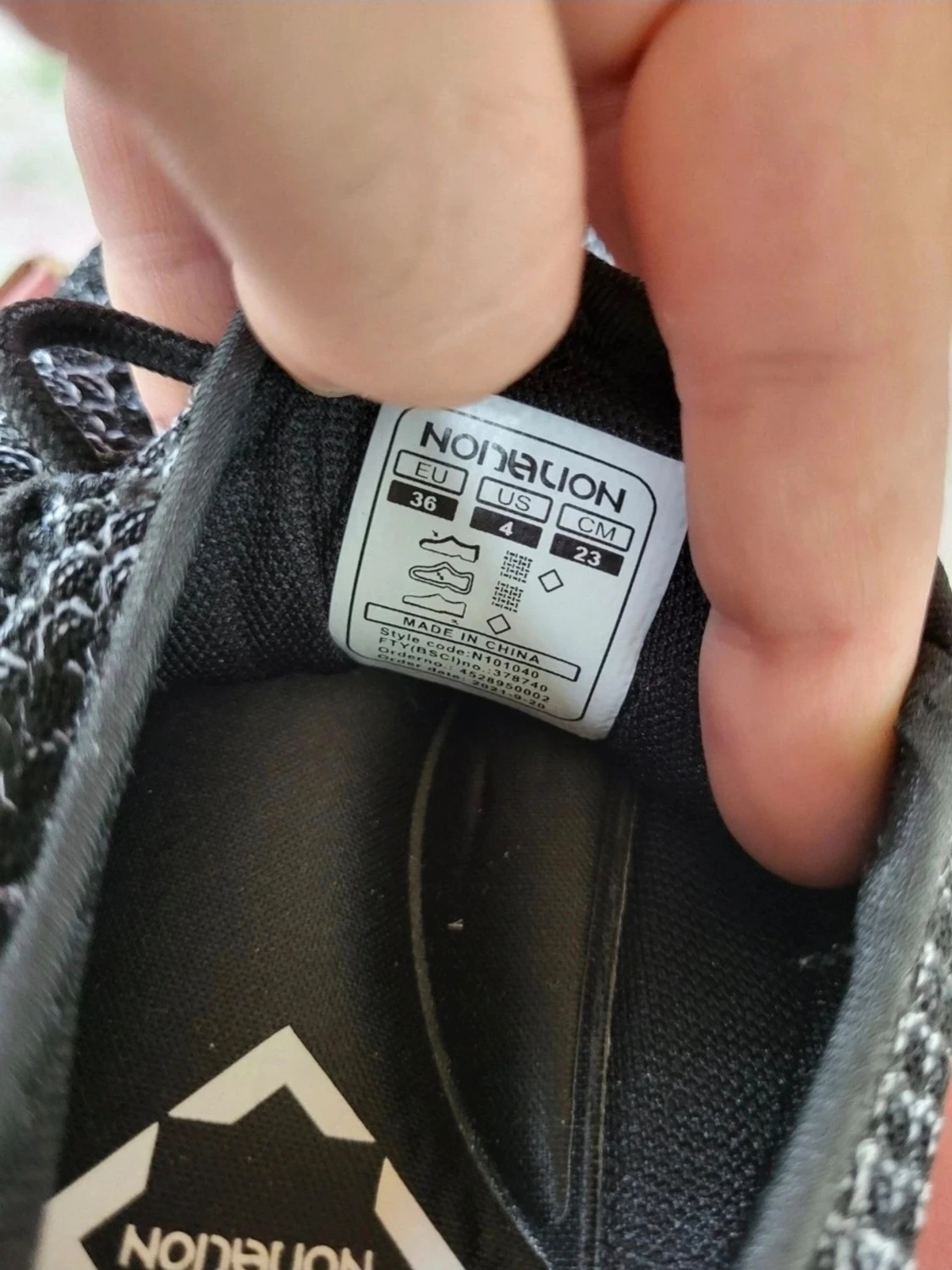 Svarta sneakers från NoDalion strl 36 - 2